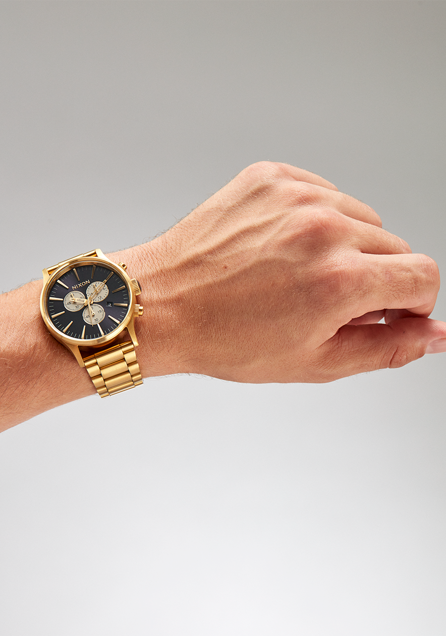 Nixon Mens Sentry Chrono Stainless Steel Watch Gold / Indigo